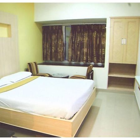 Sri Srinivasa Residency Hotel Kadapa Exterior foto