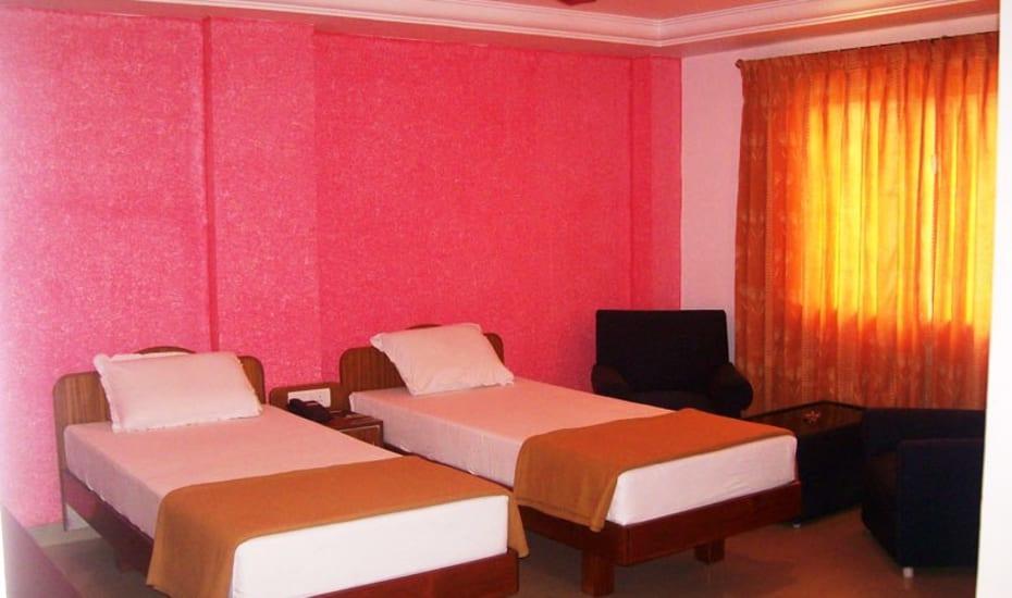 Sri Srinivasa Residency Hotel Kadapa Exterior foto