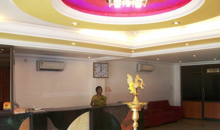 Sri Srinivasa Residency Hotel Kadapa Exterior foto